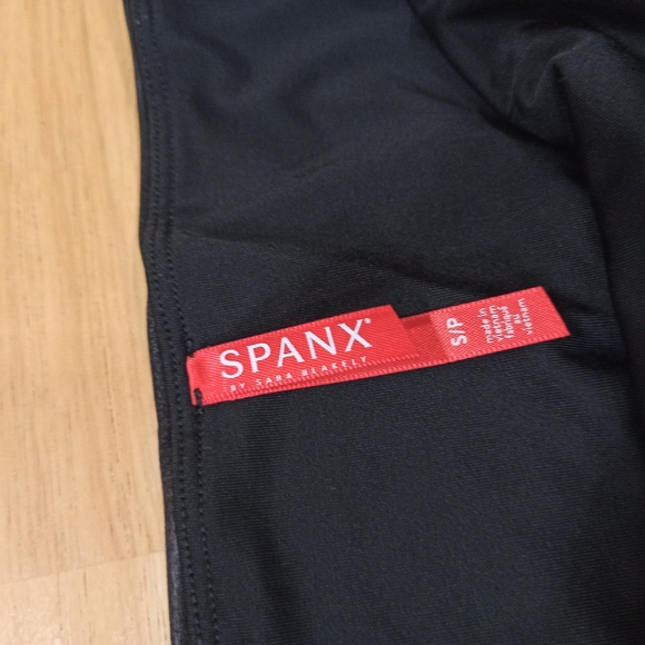 SPANX Womens XS Faux Leather Leggings in Black Pull On Shapewear Stretchin - Picture 6 of 12